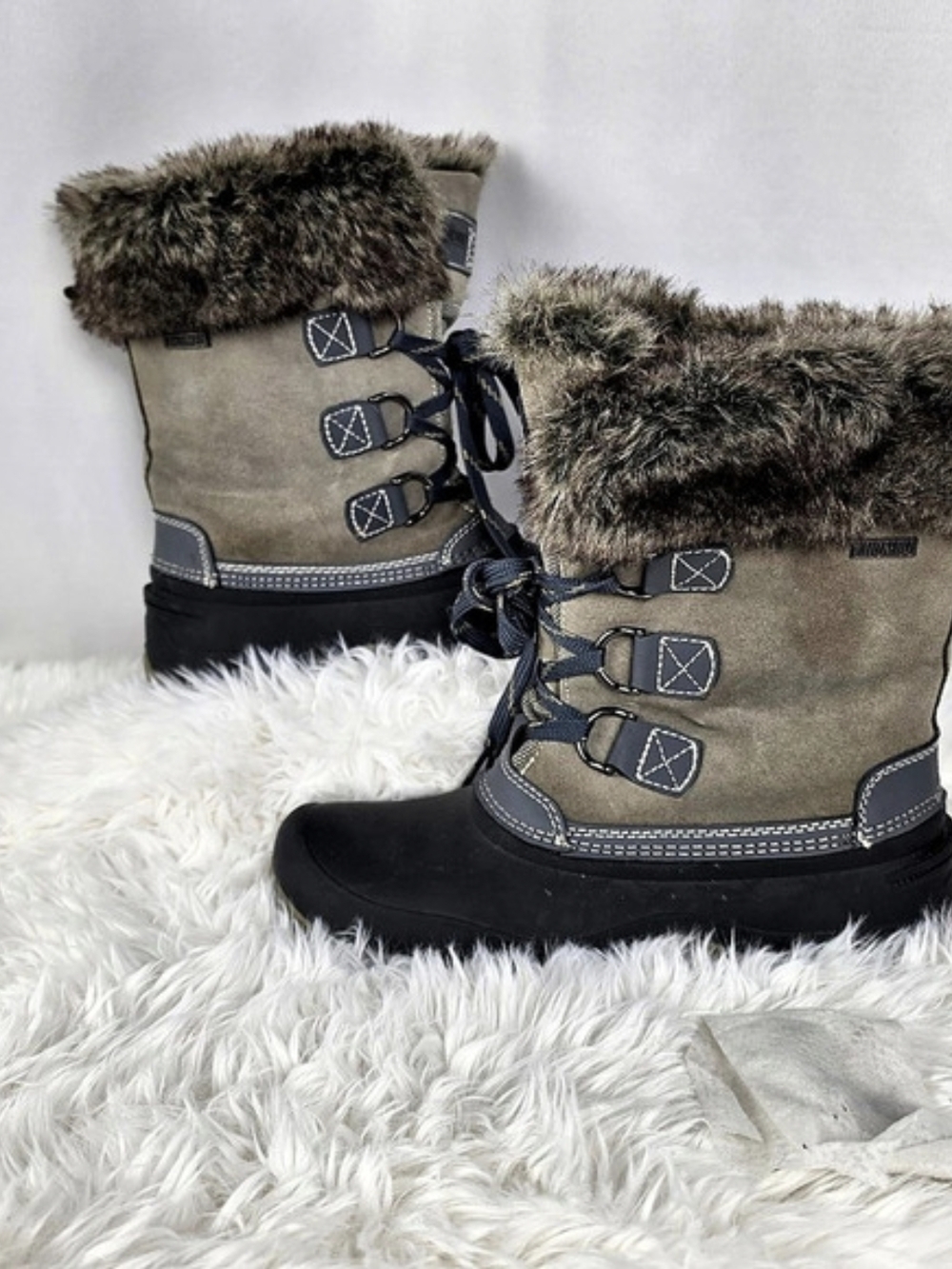Khombu Women’s Size 8 Winter Snow Boots Faux Fur Lace Up Gray
